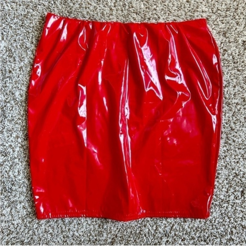 NWT Boohoo Red Latex Mini Skirt Size 2